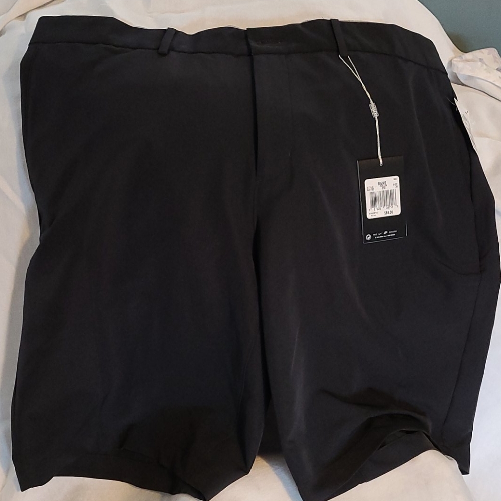 Nike Golf Men's Black Shorts Size 38